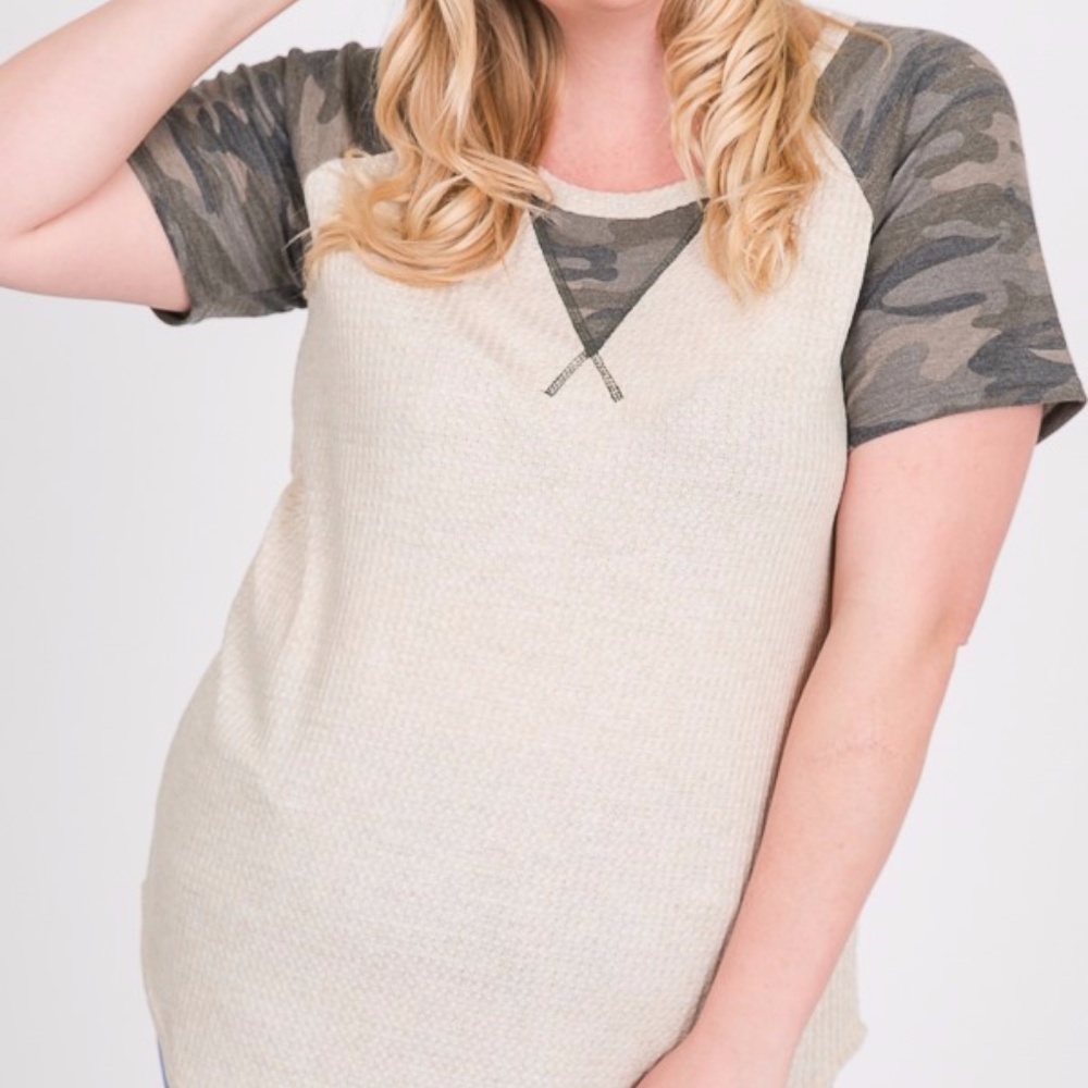 CAMO RAGLAN SLEEVE TOP